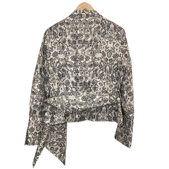 Jones New York 100% silk black and cream filigree print wrap top - Picture 2 of 5